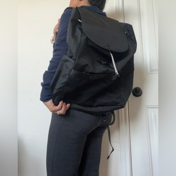 Madewell The MWL (Re)Sourced Ripstop Nylon Backpack NWT Black - Picture 13 of 13